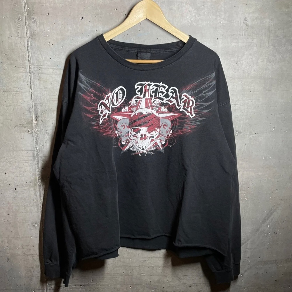 Vintage Y2K 2000s NO FEAR skull long sleeve cropped shirt
